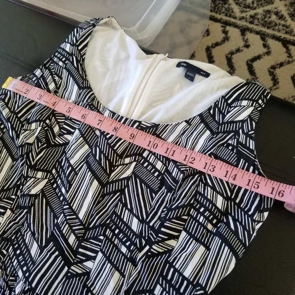 Gap | Midi Abstract Design Dress - Picture 7 of 11